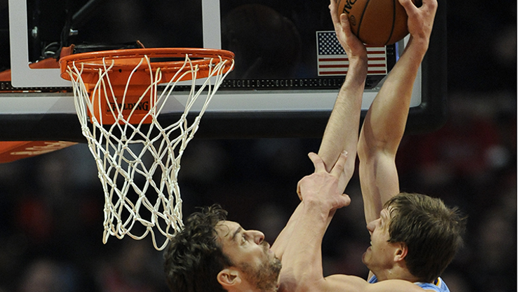 Pau Gasol Denverı blokladı