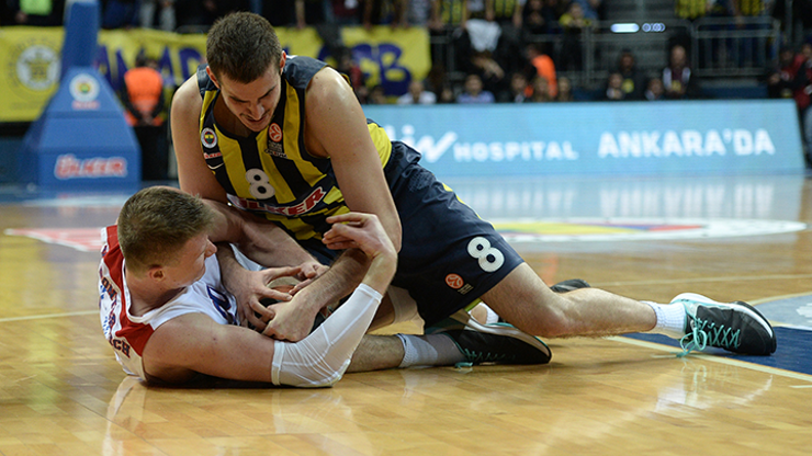 Fenerbahçe Ülker - CSKA Moskova: 81-84