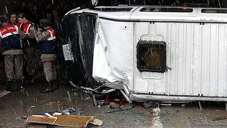 Karabükte öğrenci servisi kaza yaptı: 1 ölü, 19 yaralı