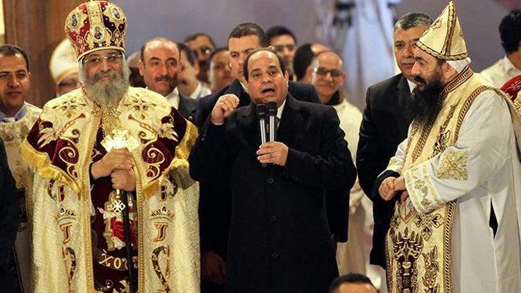 Mısır Cumhurbaşkanı Sisi, Noel ayinine katıldı