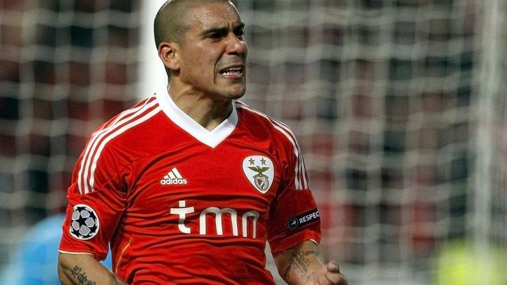 Beşiktaş sağ bekte turnayı gözünden vuruyor