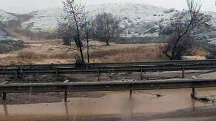TEM sel suyu nedeniyle ulaşıma kapandı