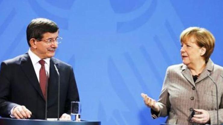 Davutoğlu: Türkiye ile Almanya uluslararası meselelerde aynı fikirdedir