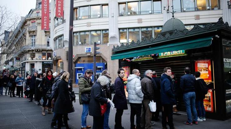Fransada Charlie Hebdo izdihamı Karaborsaya düştü...