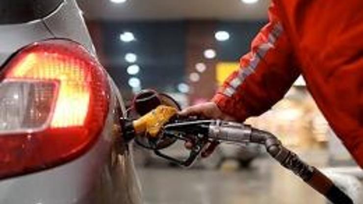 Benzine ve motorine zam geldi