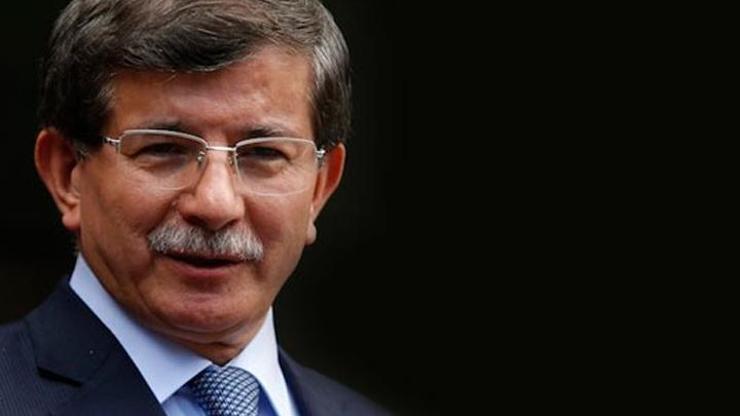 Davutoğlundan Tsiprasa tebrik telefonu