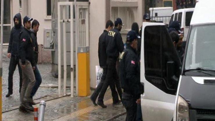 Yasa dışı dinleme operasyonunda 2 kişi teslim oldu