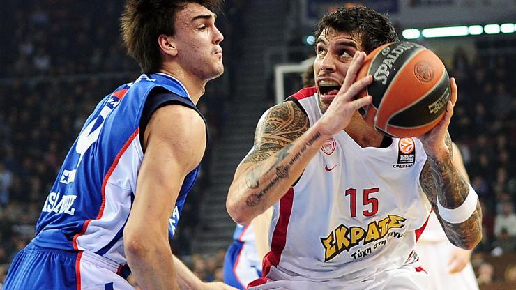 Anadolu Efes - Olympiakos: 84-70