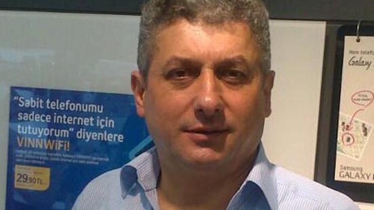Facebook üzerinden paylaşım müdürlükten etti