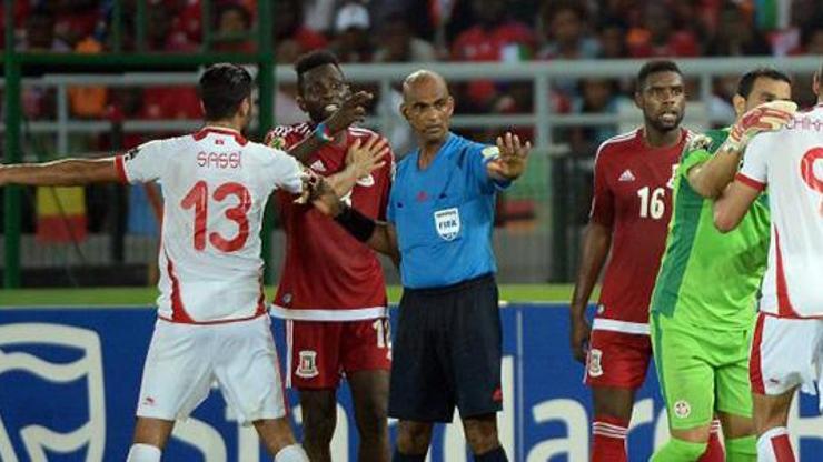Kötü performans gösteren hakeme 6 ay men cezası