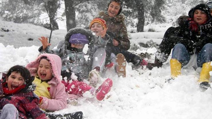 İstanbulda okullar 1 gün tatil edildi