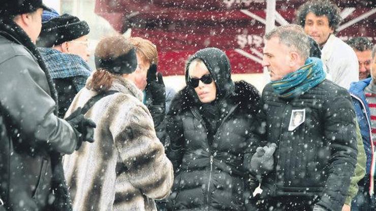 Ajda Pekkana sert tepki