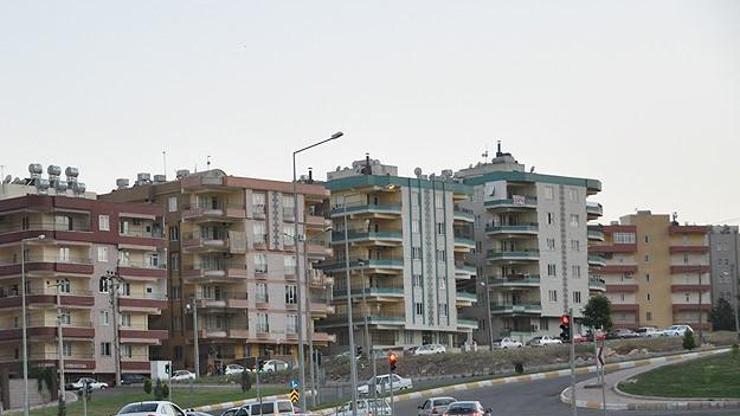 Yabancılar konuttan vazgeçmiyor