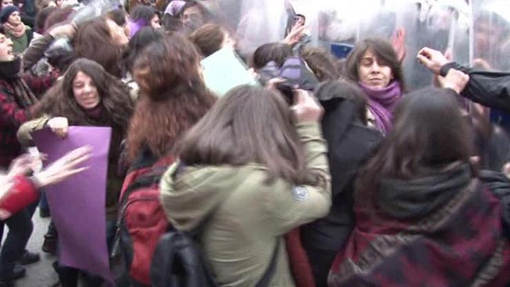 Ankarada Özgecan yürüyüşüne polis müdahalesi