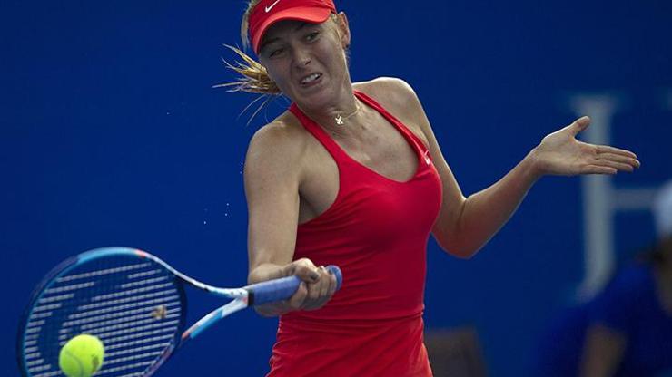 Sharapova turladı