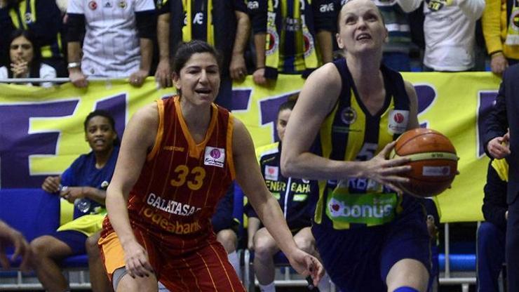 Derbide gülen Fenerbahçe oldu