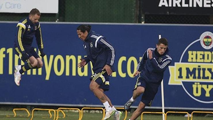 Fenerbahçede derbi öncesi sakatlardan iyi haber var