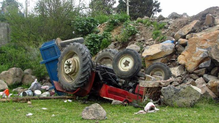 Tarım işçilerini taşıyan traktör şarampole yuvarlandı: 2 ölü, 14 yaralı