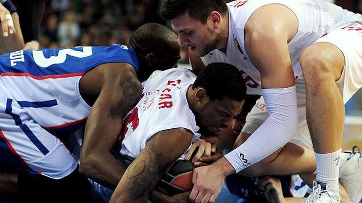 Anadolu Efes - EA7 Emporio Armani: 86-78