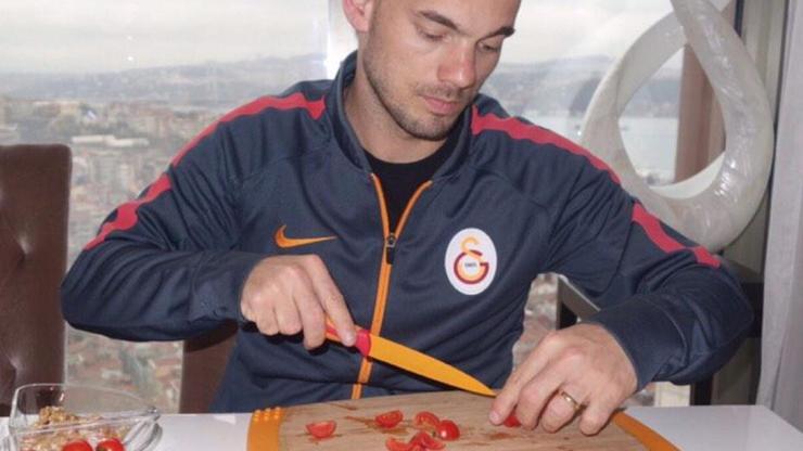 Sneijderın bıçak seti pahalıya patladı