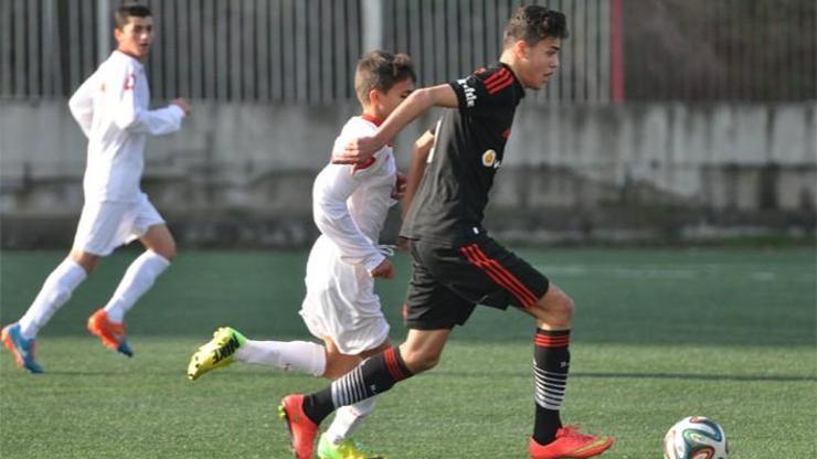 Beşiktaş rakibine 15 gol attı