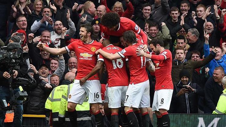 Manchester derbisinde gülen taraf Kırmızı Şeytanlar