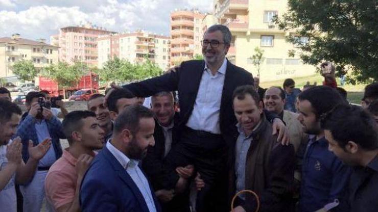 Fadıl Akgündüz seçim bürosu açtı