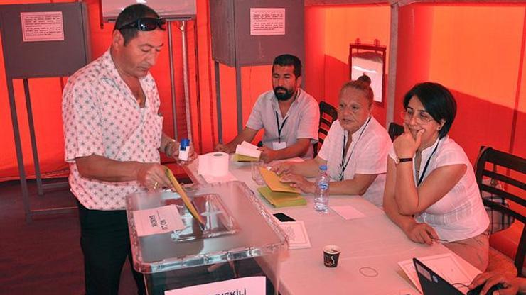 KKTCdeki Türk seçmenler sandıklarda