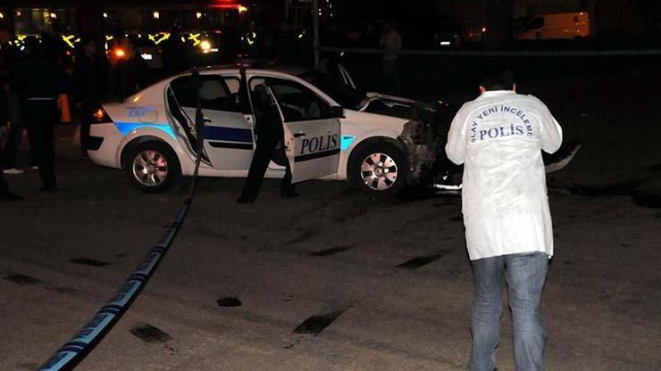 Polis otosu otomobille çarpıştı: 3 yaralı