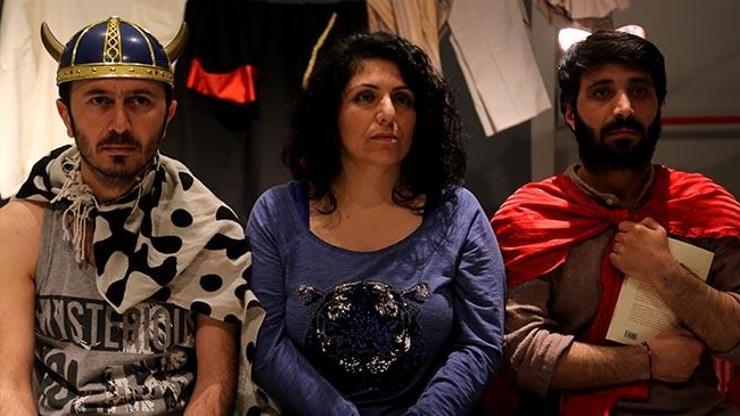 Beceriksizlerin dünya prömiyeri Diyarbakırda yapıldı