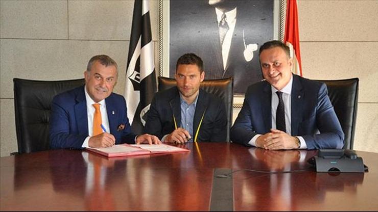 Beşiktaşta kriz yaratan fotoğraf