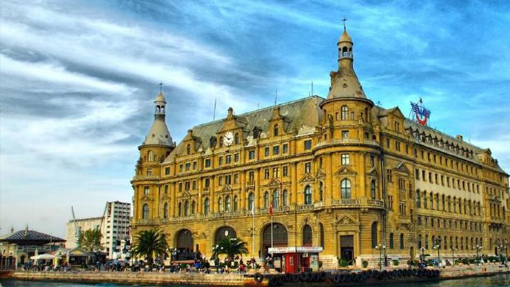 Haydarpaşa Garında tren seferi protestosu