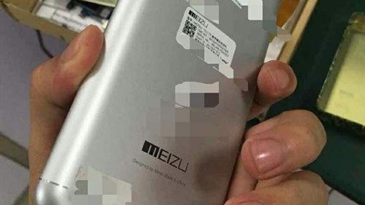 Tamamı metalden oluşan telefon geliyor