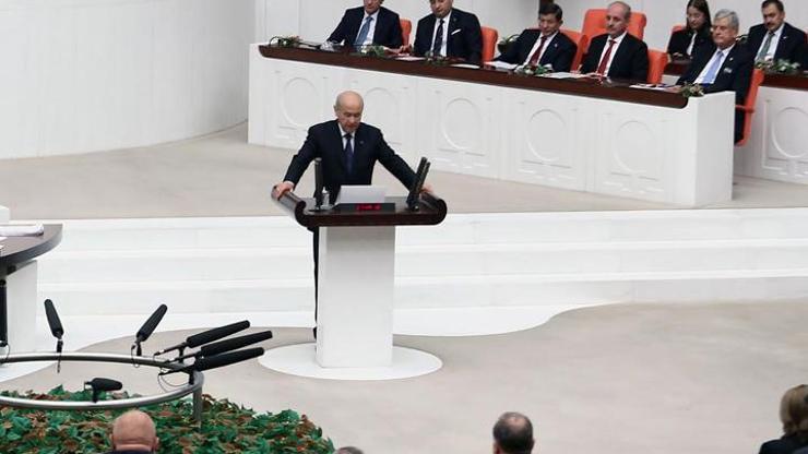 Meclisteki yemin töreni 6 vekilin yemin tekrarına sahne oldu