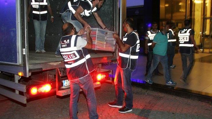 İzmirde bir üniversite ve hastaneye paralel yapı baskını
