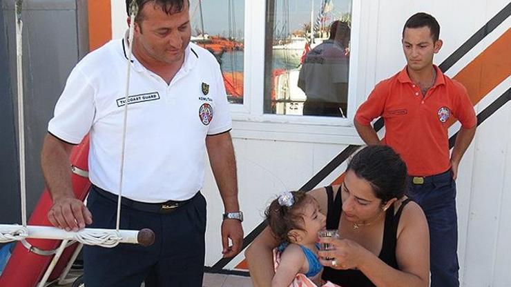 Deniz simidiyle bir kilometre açığa sürüklenen bebek kurtarıldı
