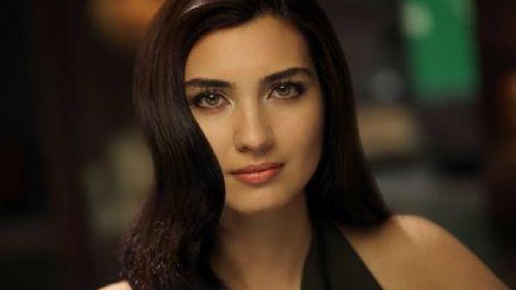 Tuba Büyüküstün saçlarını kazıttı