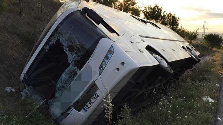 Yolcu otobüsü devrildi: 1 ölü 30 yaralı