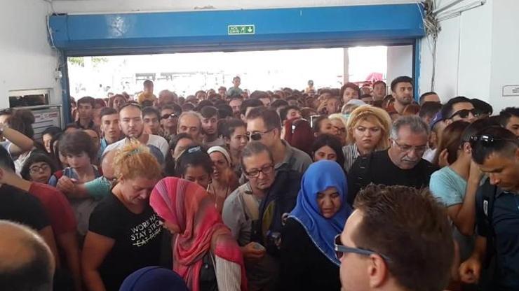 Adalar vapurunda izdiham