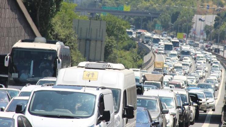 Dönüş trafiği başladı