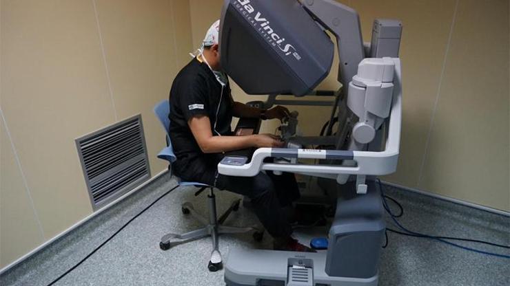 Hastalar robotik cerrahiyle şifa buluyor