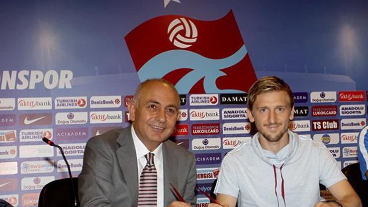 Marko Marin törenle resmi imzayı attı