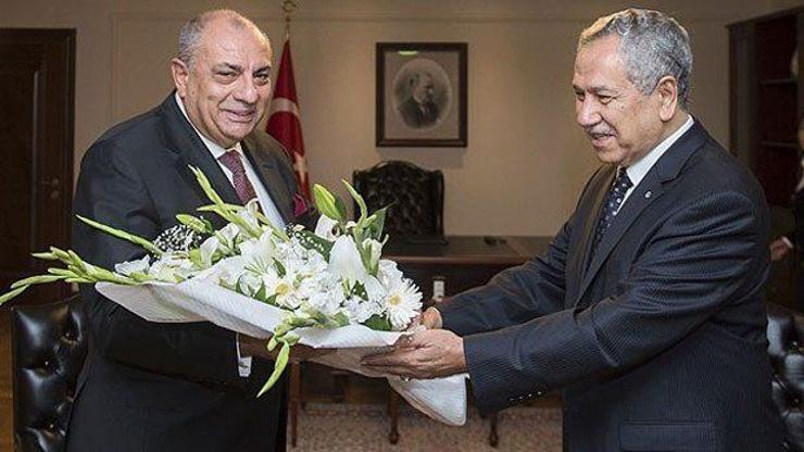 Arınç görevini Türkeşe teslim etti