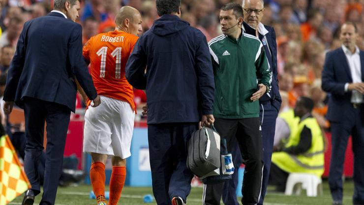 Robben 4 hafta sahalardan uzak kalacak