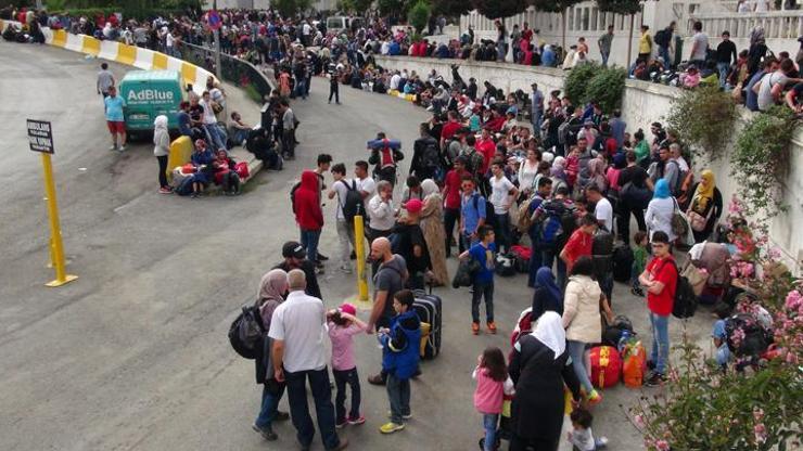 İstanbul Otogarına mülteci akını