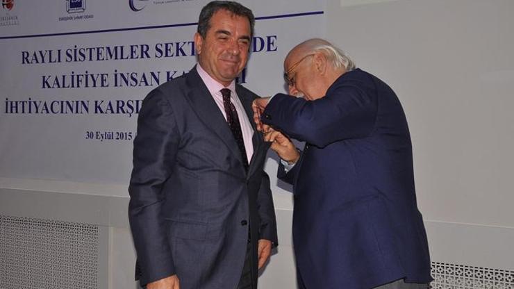 Milli Eğitim Bakanı cebinden çakıyı çıkarıp...