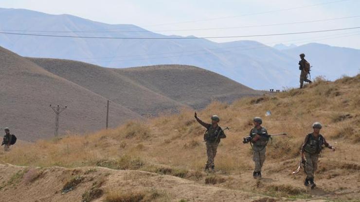 Yüksekovada tümene uzun namlulu silahlarla ateş açıldı