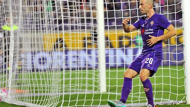 Fiorentina Serie Ada fırtına gibi