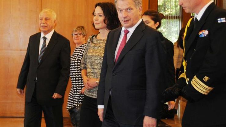 Finlandiya Cumhurbaşkanı Niinistö, ülkesine tarifeli uçakla döndü