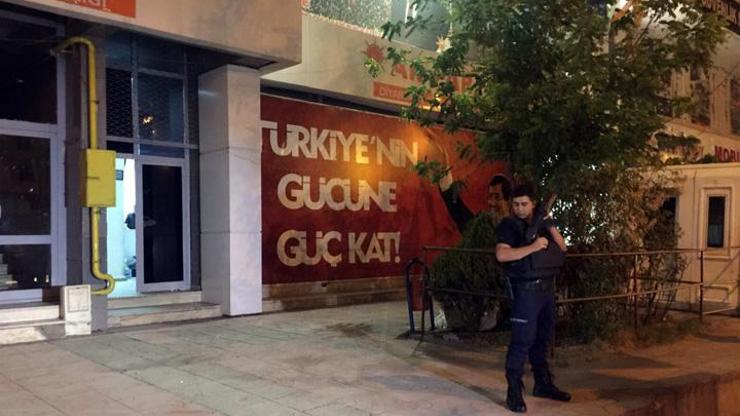 AK Parti Diyarbakır İl Başkanlığına ses bombası atıldı